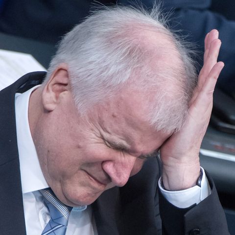 Große Mehrheit der Deutschen will Seehofer weg haben