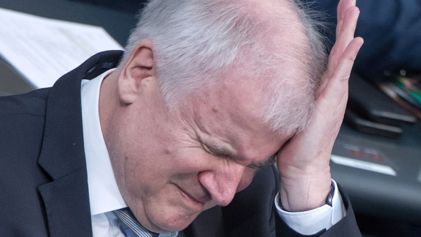 Große Mehrheit der Deutschen will Seehofer weg haben