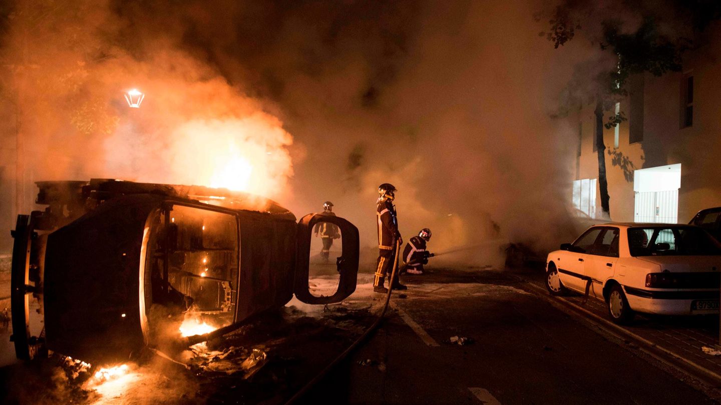 In Nantes ist es zu schweren Ausschreutngen von Jugendlichwe gekommen, nachdem die Polizei einen 22-Jährigen erschoss
