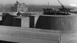 Entfernungsmessgerät auf dem Dach des Bunkers.
