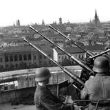 Die Vierlingsflak sollte Tiefflieger abwehren.