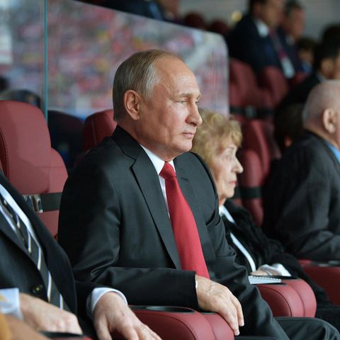 Russland: Während Wladimir Putin die WM 2018 eröffnete, kündigte sein Premier Dmitri Medwedew harte Reformen an