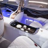 Hinten lässt es sich in einem Maybach gut leben