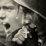 Jede Einheit hatte einen Polit-Kommissar, viele Soldaten zogen aber mit Kreuz und einem Säckchen Heimaterde ins Gefecht. 