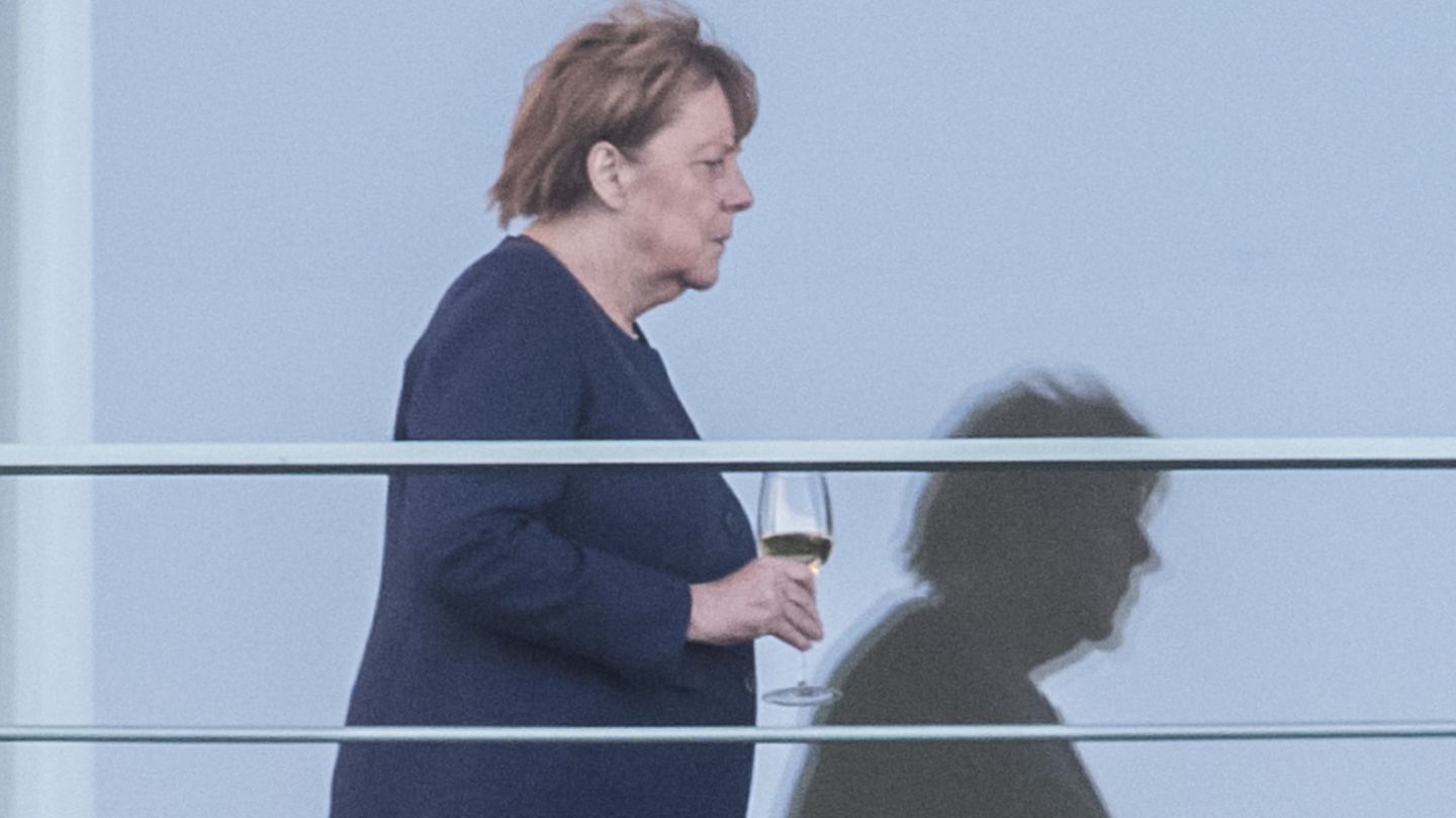 Angela Merkel auf dem Balkon des Bundeskanzleramts