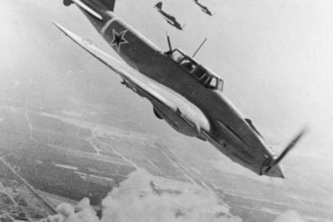 Sturmoviks 1945 über Berlin.
