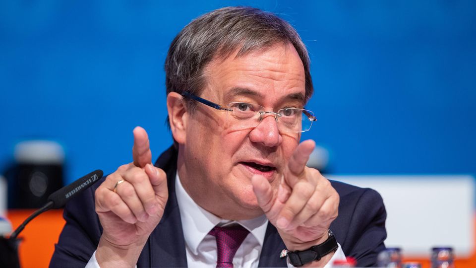 Armin Laschet vertseht die Welt des Asylstreits nicht mehr