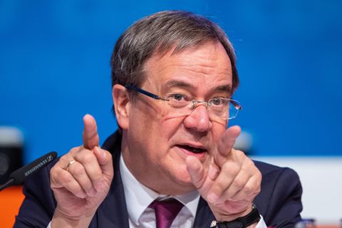 Armin Laschet vertseht die Welt des Asylstreits nicht mehr