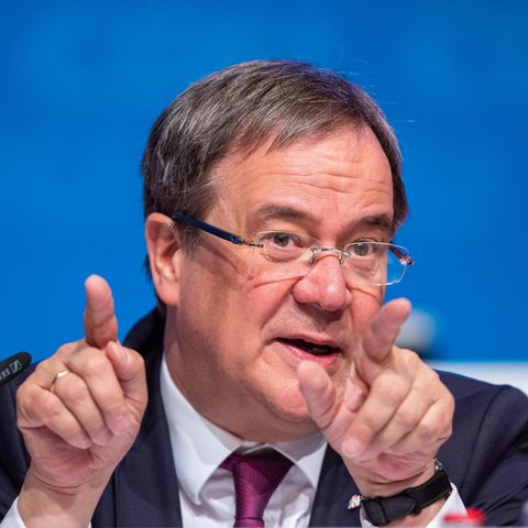 Armin Laschet vertseht die Welt des Asylstreits nicht mehr