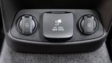 Hinten gibt es im Hyundai Santa Fe USB-Anschlüsse und eine 230-Volt-Steckdose