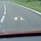 Das Head-up-Display des Hyundai Santa Fe wird direkt auf die Frontscheibe gespiegelt
