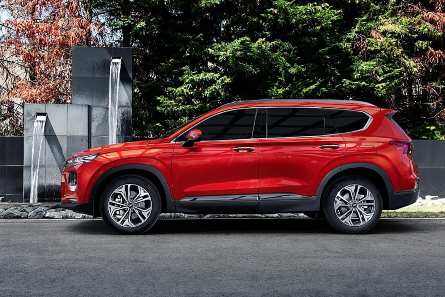 Der Hyundai Santa Fe ist um sieben Zetimeter in der Länge gewachsen