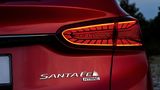 Das Heck des Hyundai Santa Fe hat 3D-Rückleuchten