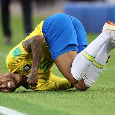 Neymar, der Star, bei einer seiner Showeinlagen auf dem Platz