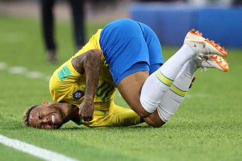 Neymar, der Star, bei einer seiner Showeinlagen auf dem Platz