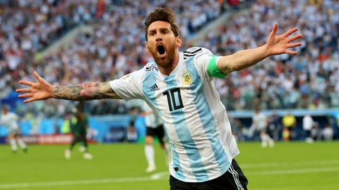 Lionel Messi bejubelt ein Tor