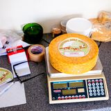 Erst der Double Gloucester Cheese der Familie Smart macht das Käserennen möglich. Seit 30 Jahren liefert sie ihre Laibe für das Rennen.