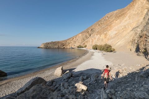 Auf dem Weg entlang der Südwestküste Kretas trifft man beim Wandern über Stunden kaum auf andere Menschen.