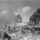 Hier ist der T-34 mit der  76,2-mm-L/41,5 Kanone ausgerüstet, im Verlauf des Krieges wurde sie durch eine Waffe im Kaliber 85 mm ersetzt.