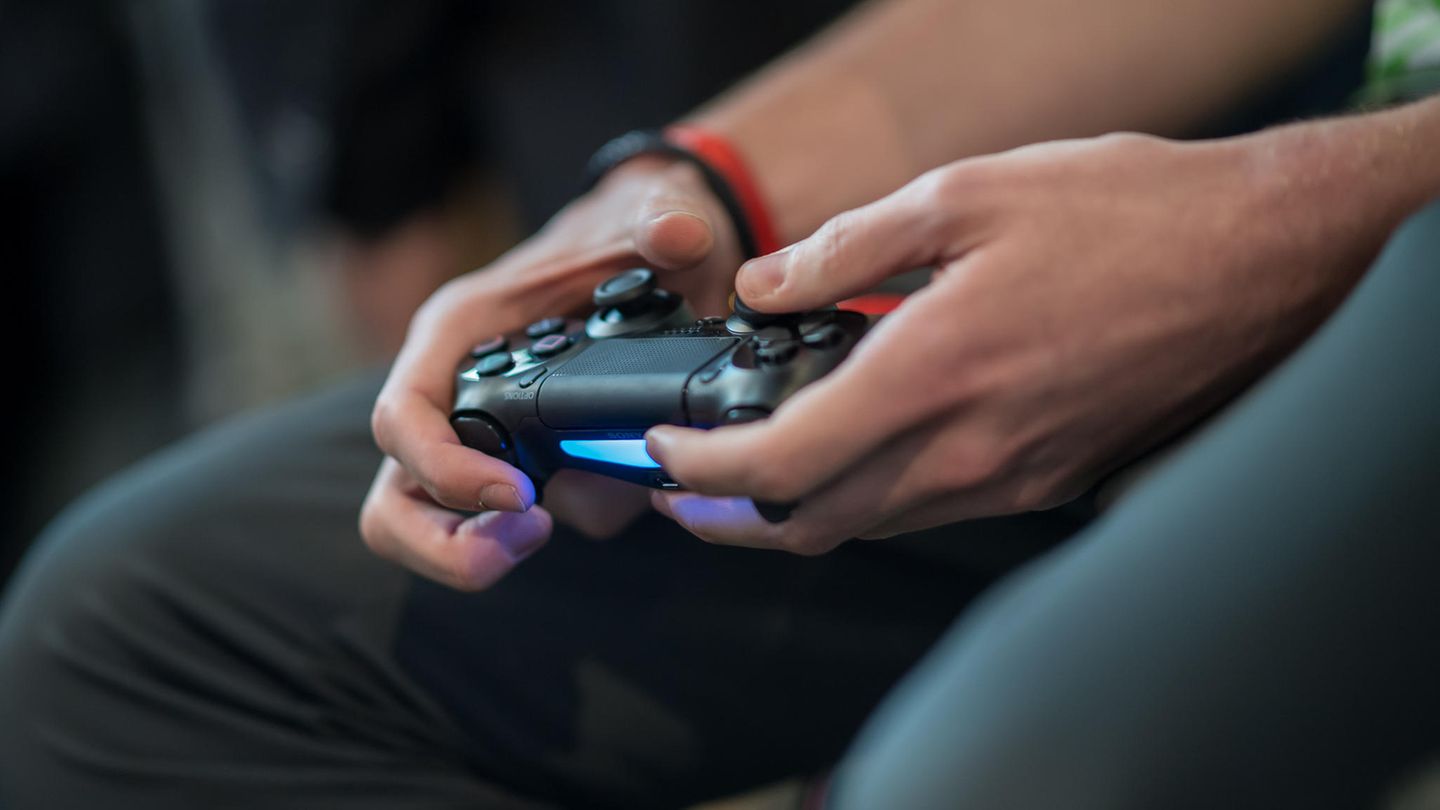 Dem Bericht zufolge sollen die deutschen Nationalspieler nächtelang Playstation gespielt haben
