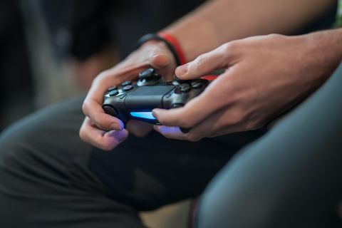 Dem Bericht zufolge sollen die deutschen Nationalspieler nächtelang Playstation gespielt haben