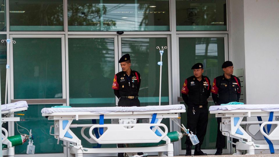 Thailand-Rettungsaktion: Krankenbetten vorbereitet Thailand-Rettungsaktion: Krankenbetten vorbereitet