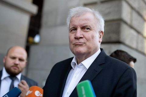 In einem Interview: CSU-Chef und Bundesinnenminister Horst Seehofer erklärt Konflikt mit Merkel für erledigt