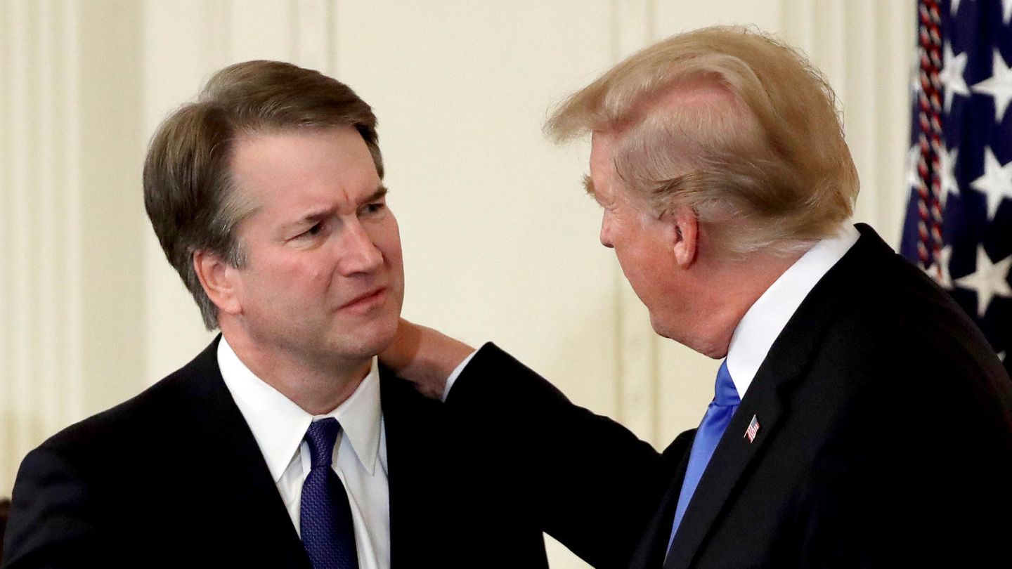 Brett Kavanaugh (l.) und Donald Trump