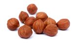 Steckbrief Haselnuss  Bezogen auf jeweils 100 Gramm: Kalorien: 644 kcal; Fett: 62 Gramm; Eiweiß: 12 Gramm; Ballaststoffe: 8 Gramm  Haselnüsse enthalten viel Calcium und Vitamin E, das als Zellschutzvitamin bekannt ist. Es schützt Körperzellen vor schädlichen Einflüssen und kommt unter anderem auch in Hautcremes zum Einsatz.
