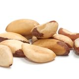 Steckbrief Paranuss  Bezogen auf jeweils 100 Gramm - Kalorien: 670 kcal; Fett: 67 Gramm; Eiweiß: 14 Gramm; Ballaststoffe: 7 Gramm  Paranüsse enthalten das Antioxidans Selen, welches das Immunsystem unterstützt und eine wichtige Rolle bei der Bildung von Spermien spielt.