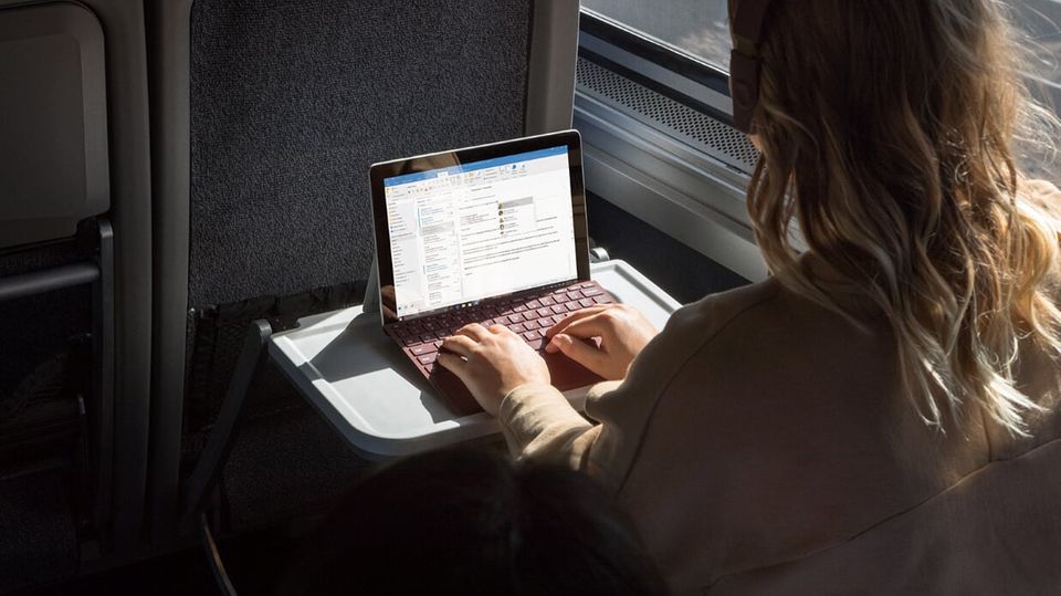 Günstigeres Einstiegsmodell: Surface Go: Microsoft zeigt sein Anti-iPad