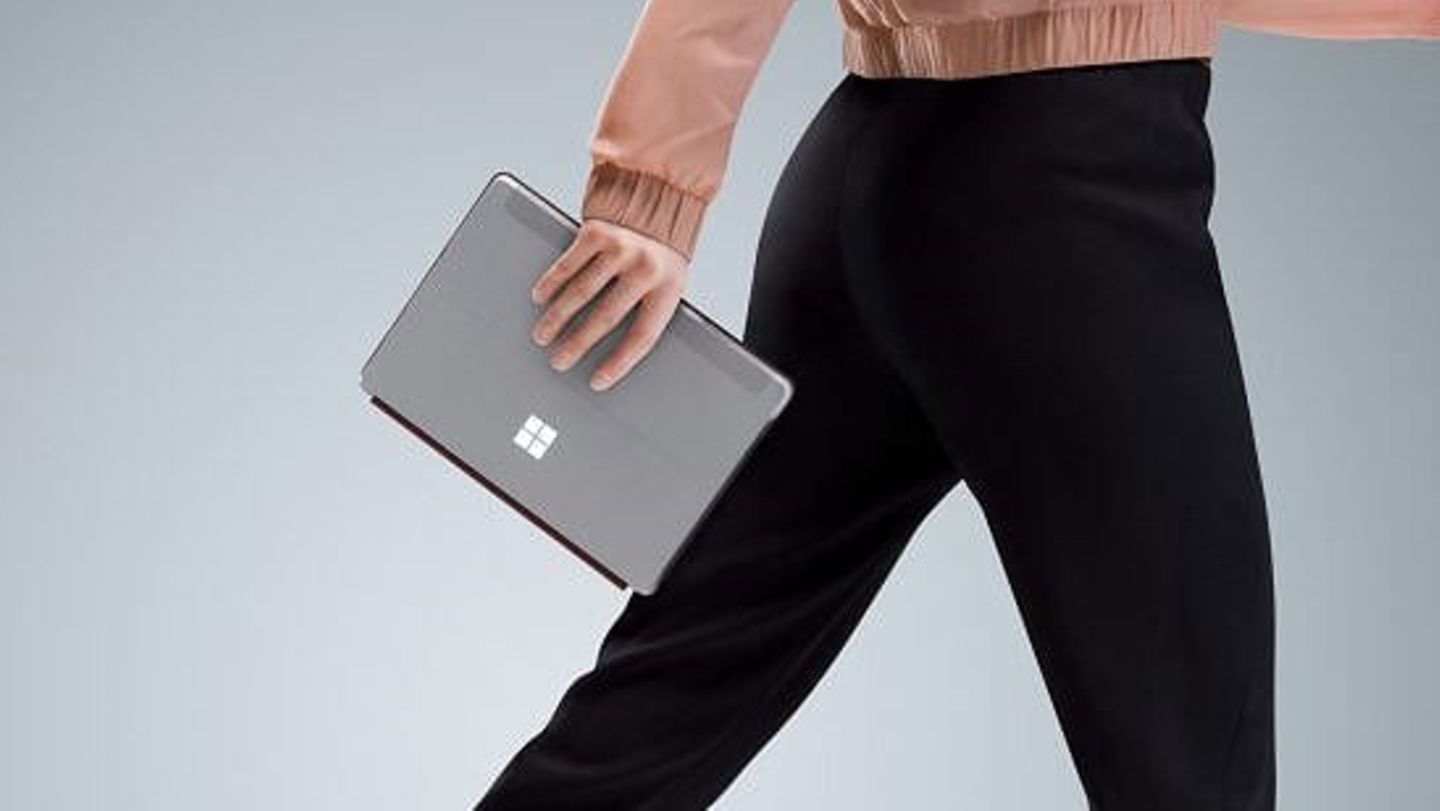 Das Surface Go wiegt 520 Gramm und kann mit einer passenden Tastaturhülle aufgemotzt werden.