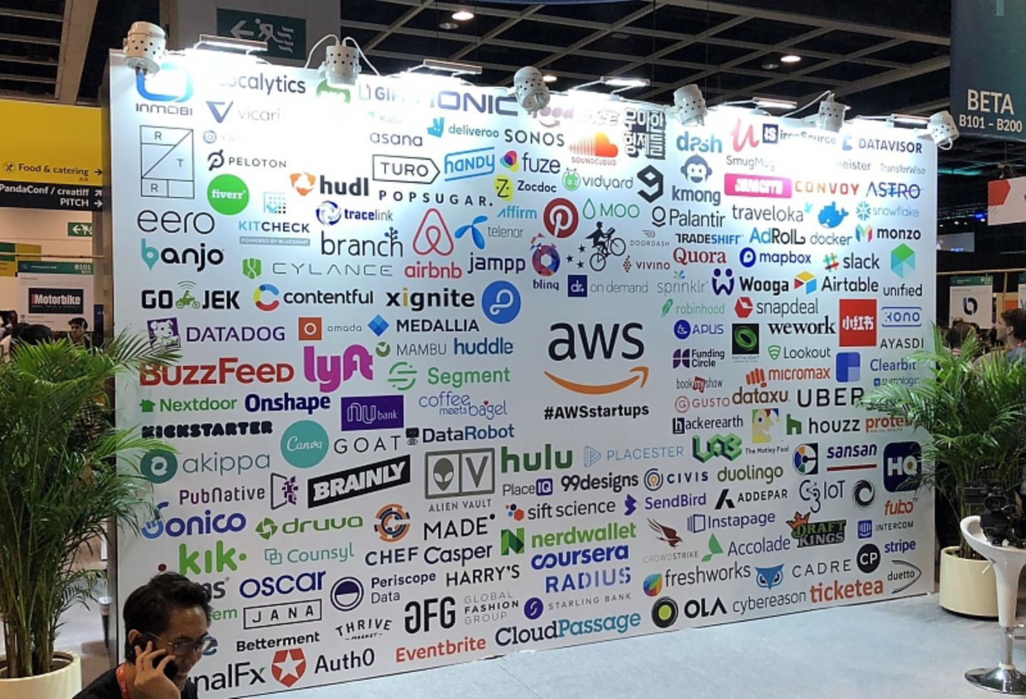 RISE Convention Hong Kong 2018 - 600 Start Ups, 400 Investoren, 350 Vorträge