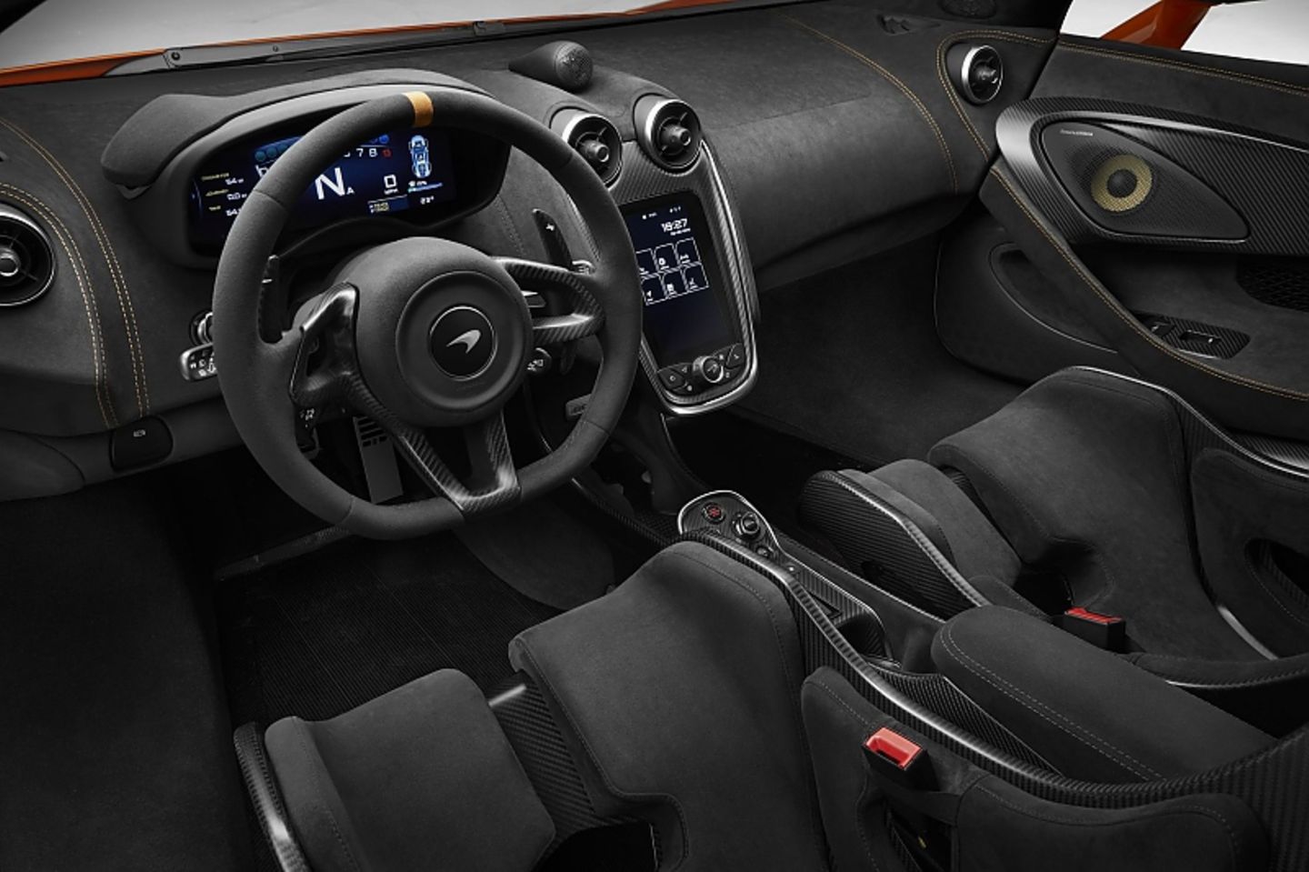 So muss ein Cockpit eines Sportwagen aussehen