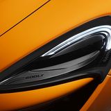 Das typisch geschwungene LED-Tagfahrlicht