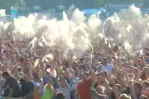 Twitter-Video vom Fanfest: Da war die Welt noch in Ordnung: Bierexplosion bei England-Führung auf Fanfest