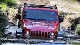 Jeep Wrangler Rubicon schlägt sich im Gelände wacker