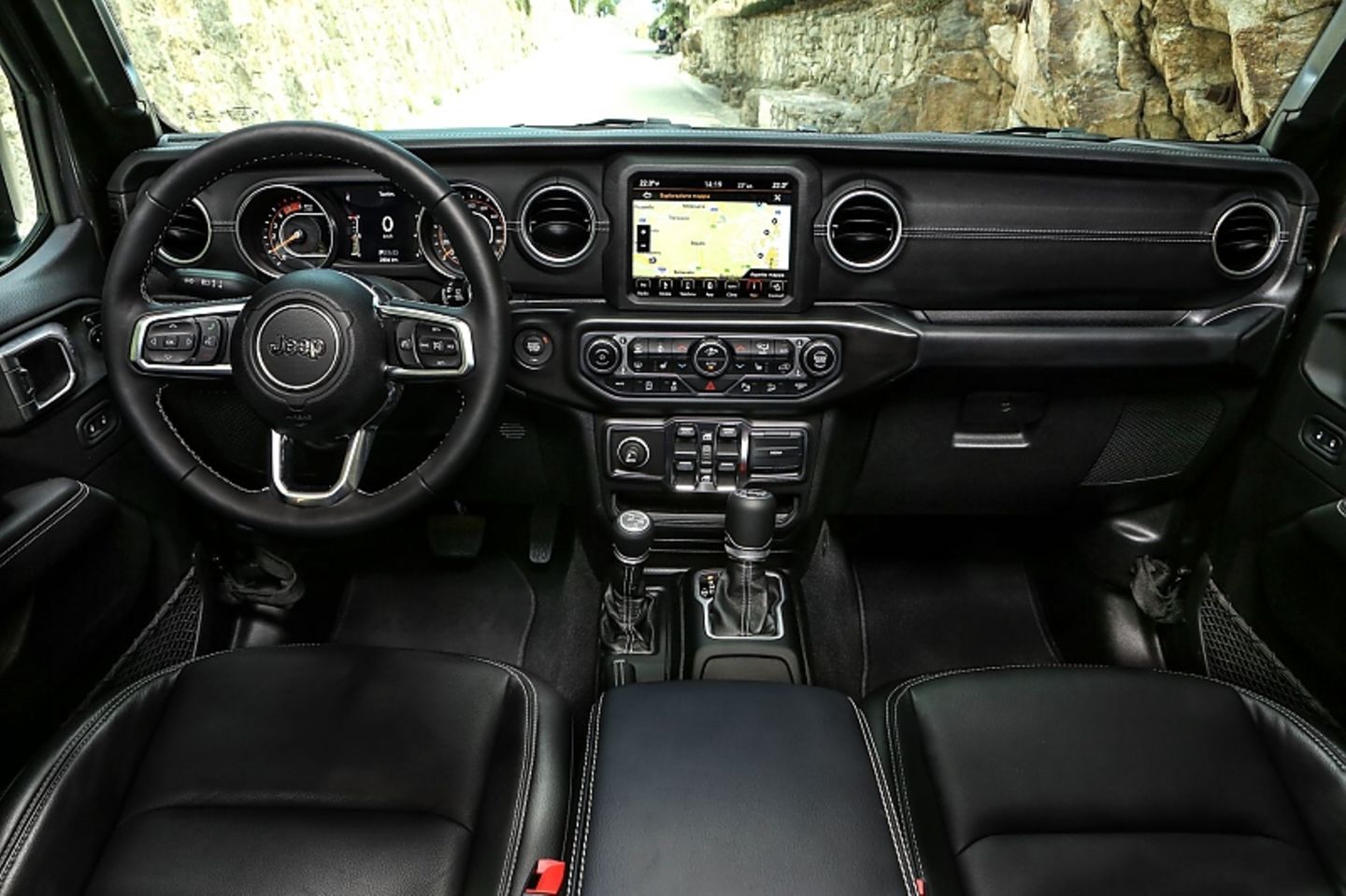 Das Cockpit ist modernisiett