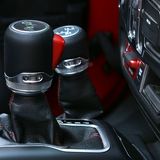 Zwei Hebel gehören beim Jeep Wrangler dazu