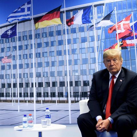 Angela Merkel und Donald Trump auf dem Nato-Gifpel: Schlimmer als die Distanz zwischen den Regierungschefs ist, dass Trumps Politik die transatlantische Partnerschaft auf der täglichen Arbeitsbasis zerstört.