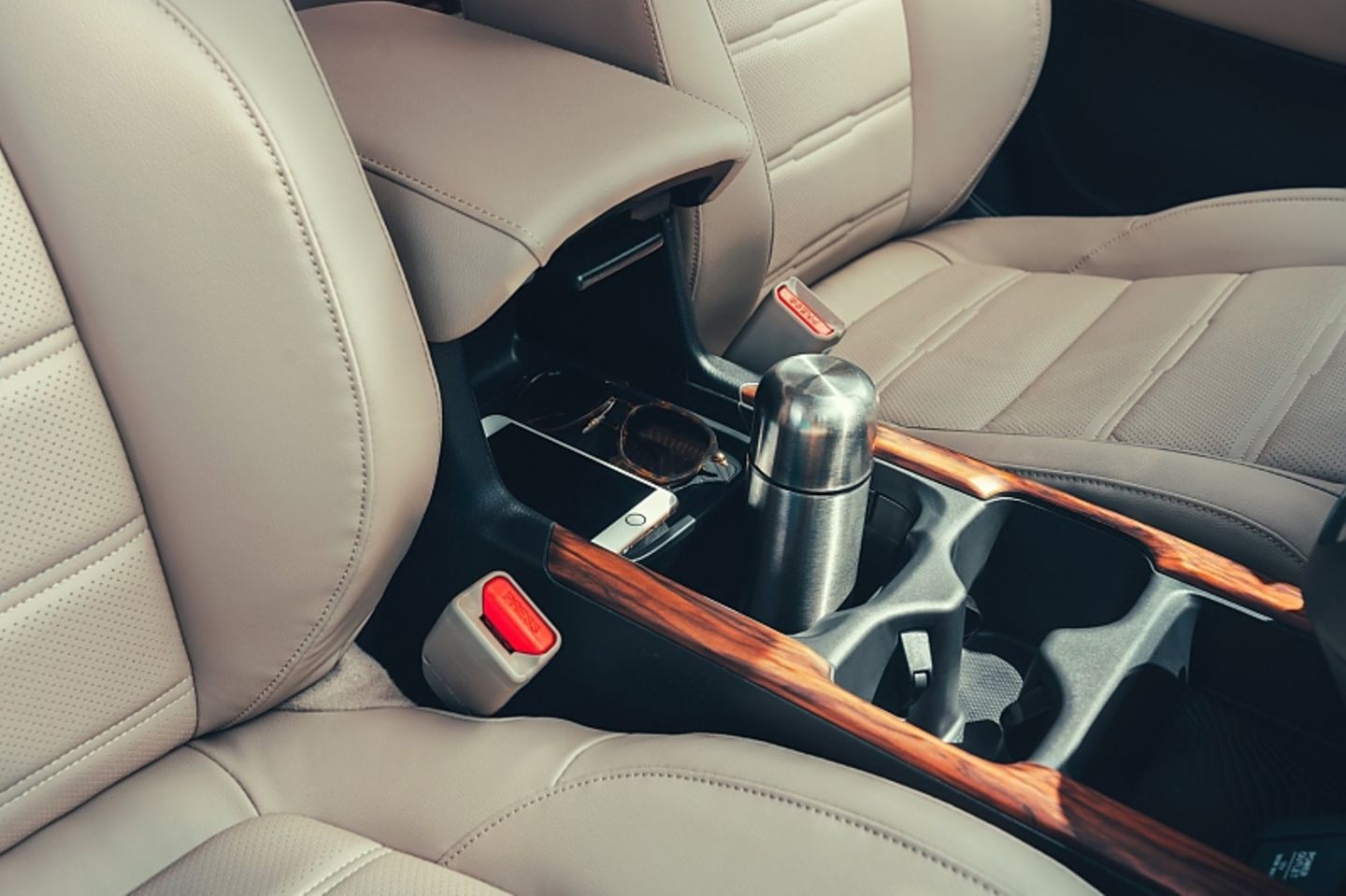 Honda CR-V 1.5 VTEC Turbo - viele Ablagen im Innern
