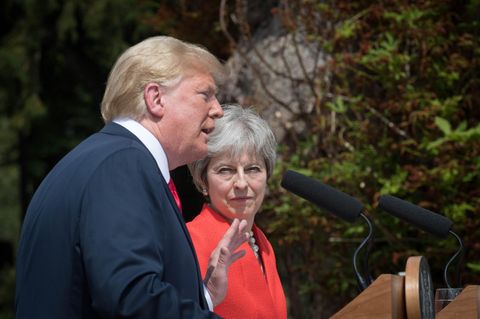 Auf dem Landsitz Chequers geben US-Präsident Donald Trump und die britische Premierministerin Theresa May eine gemeinsame Pressekonferenz