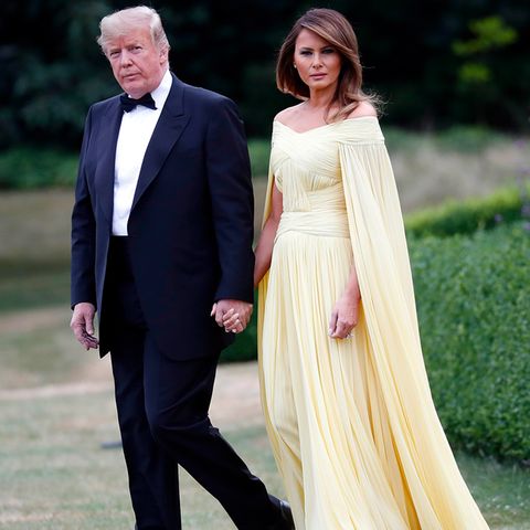Donald Trump, Präsident der USA, und seine Ehefrau Melania Trump verlassen das Winfield House
