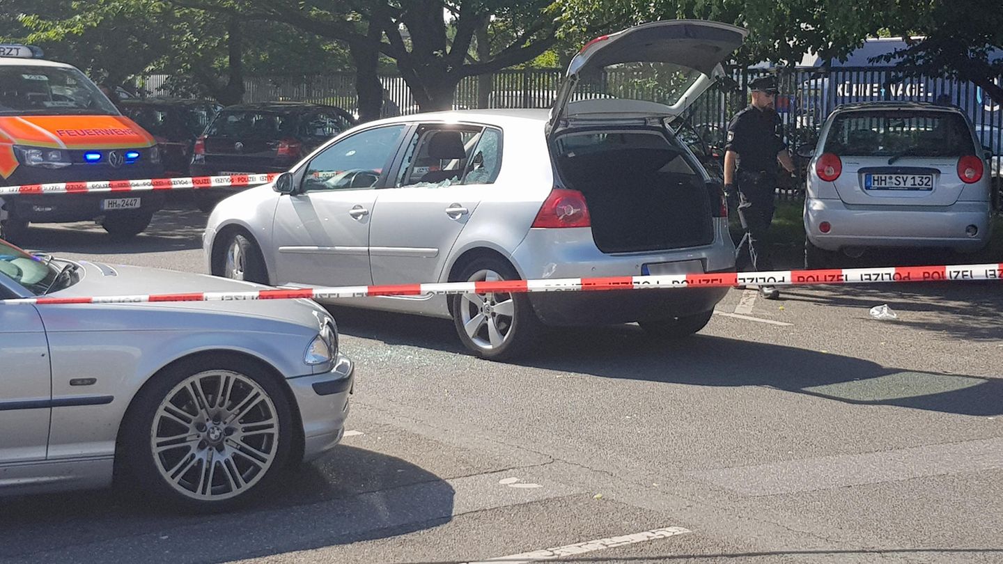 Auf diesem Parkplatz in Hamburg-Steilshoop ist ein 26-Jähriger erschossen worden