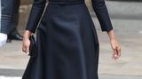 Meghan Markle in einem schwarzen Dior-Kleid