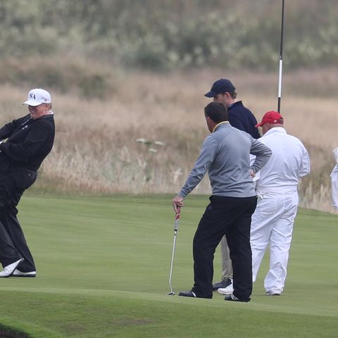 US-Präsident in Schottland: Trump beim Golf: So reagiert er auf die Buhrufe am Platzrand