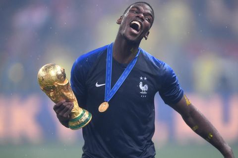 Paul Pogba mit dem Weltmeister-Pokal