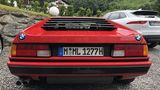 BMW M1 - doppeltes BMW-Logo am Heck