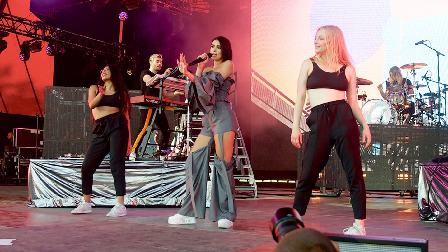 Die 22-jährige Britin Dua Lipa ist alles andere als ein Pop-Sternchen – eher eine Karrierefrau, die Popmusik zelebriert – mit Erfolg   