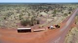 2006 wurde Wittenoom der Stadt-Status aberkannt. Der Ort verschwand von Landkarten und Straßenschildern. Heute verirren sich nur noch einzelne Trucks in die Gegend - und Touristen, die von der morbiden Atmosphäre des Ortes angezogen werden.